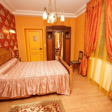 Bed and Breakfast Le Manoir Des Arts Saint-Samson-de-Bonfosse Экстерьер фото